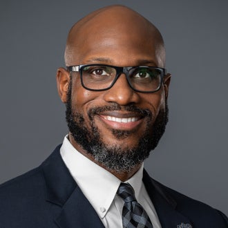 Headshot of Robert Selders, Jr.
